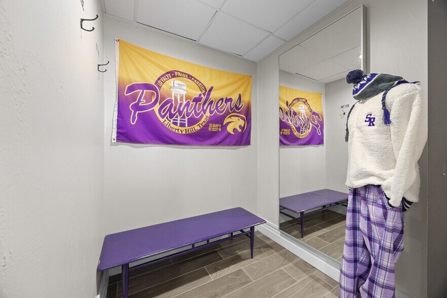 More Photos Of 14262 W State Highway 29, Liberty Hill General Retail For Sale