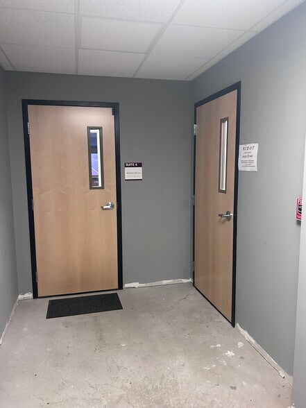 More Photos Of 712 Oaklawn Ave, Cranston Medical For Sale