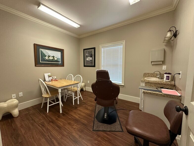 More Photos Of 12799 Burgess Ave, Walker Office For Sale
