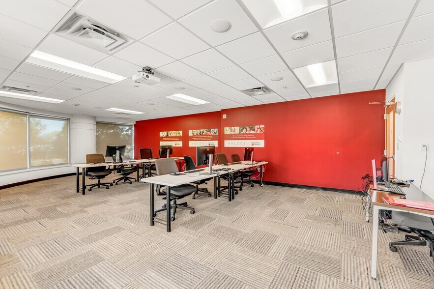 More Photos Of 150 Essjay Rd, Buffalo Office Residential For Lease