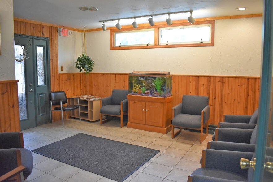 More Photos Of 5576 Mayfield Rd, Cleveland Freestanding For Sale