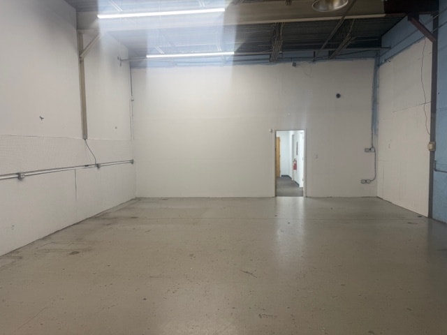More Photos Of 7 Old Dock Rd, Yaphank Manufacturing For Lease