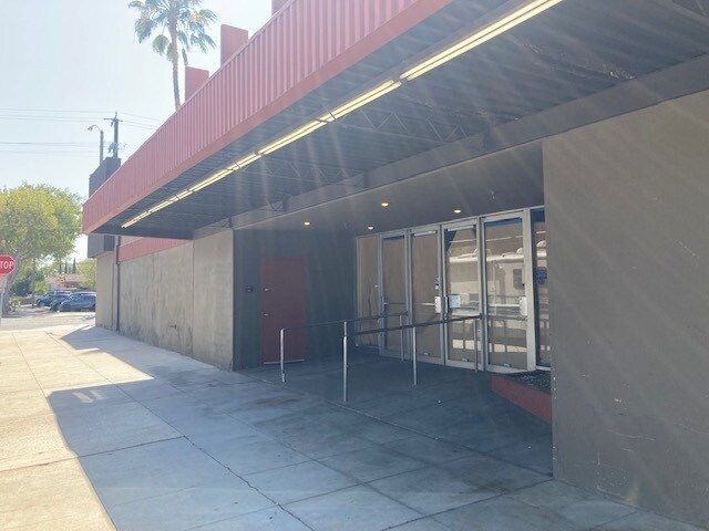 More Photos Of 1131 E Wardlow Rd, Long Beach Freestanding For Sale