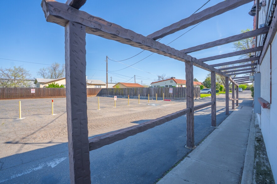 More Photos Of 1711 E Pacheco Blvd, Los Banos Apartments For Sale
