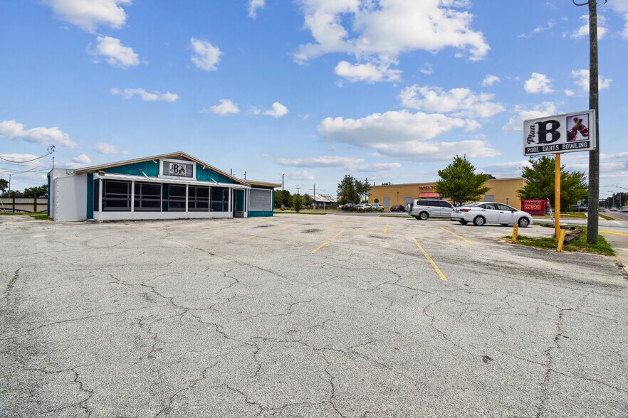 More Photos Of 275 S Lake Shore Way, Lake Alfred Restaurant For Sale