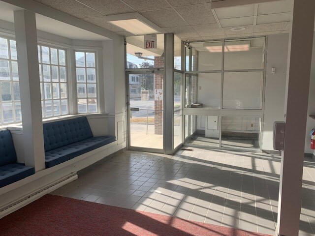 More Photos Of 30 Main St, Topsfield Unknown For Lease