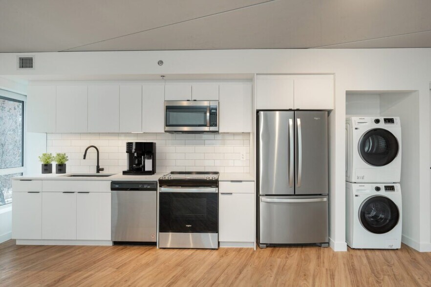 More Photos Of 90 Alexander Av, Winnipeg Apartments For Lease