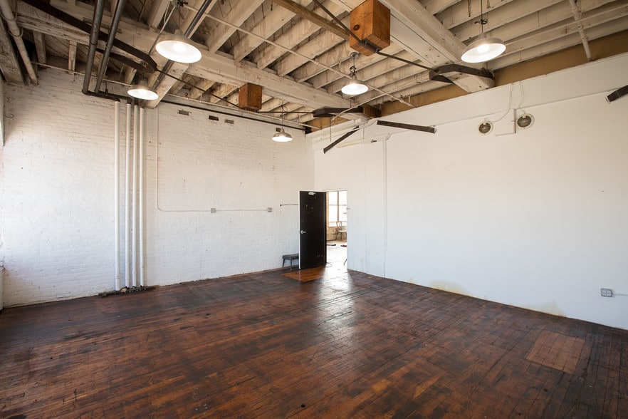 More Photos Of 70 Spruce St, Paterson Warehouse For Sale