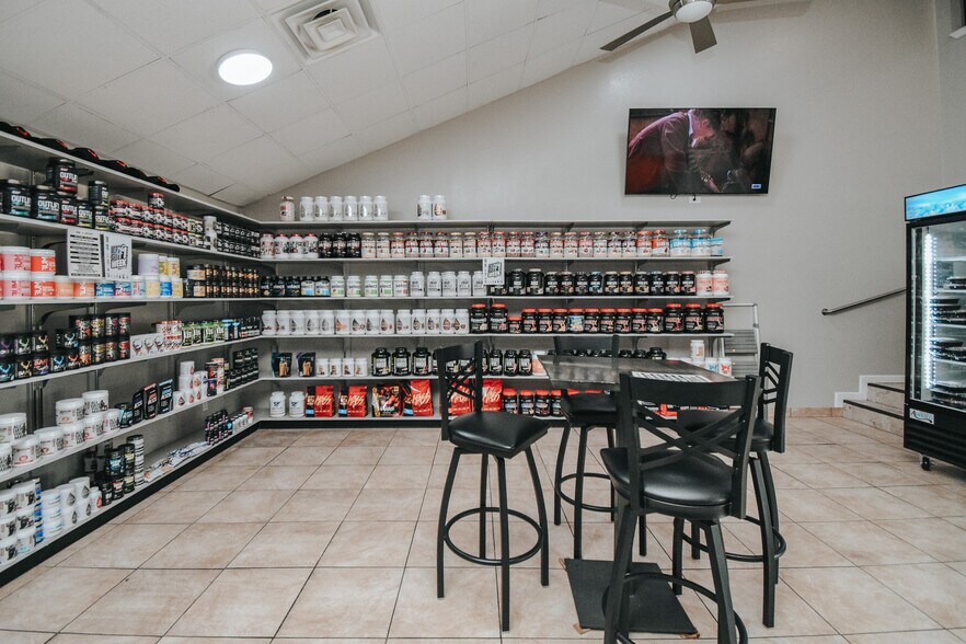 More Photos Of 6801 N Navarro St, Victoria Storefront Retail Office For Lease