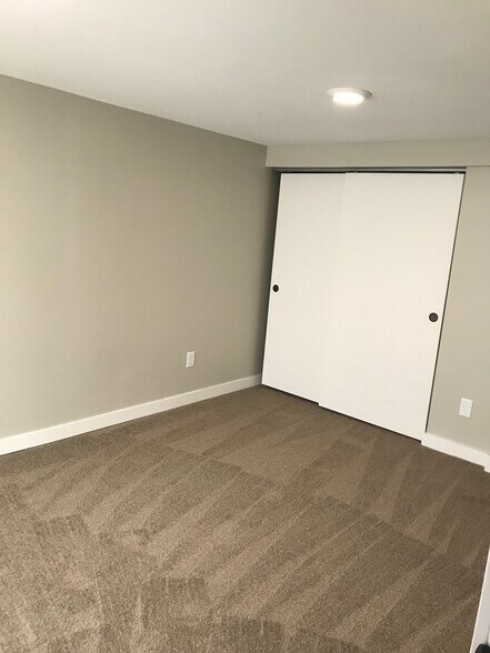 More Photos Of 1035 SE 14th Ave, Portland Apartments For Sale