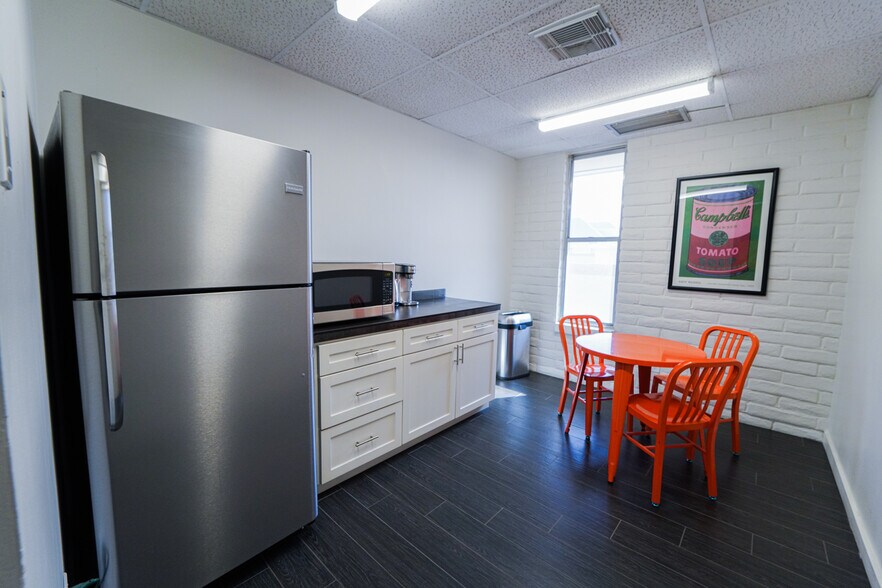 More Photos Of 1401 Montana Ave, El Paso Office For Lease