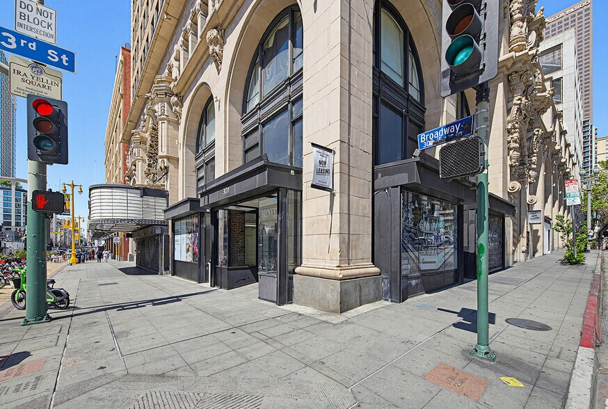 More Photos Of 311 S Broadway, Los Angeles Apartments For Lease