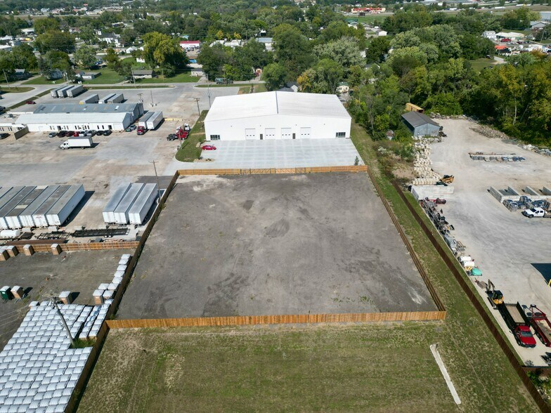 More Photos Of 4475 NE 3rd St, Des Moines Flex For Lease
