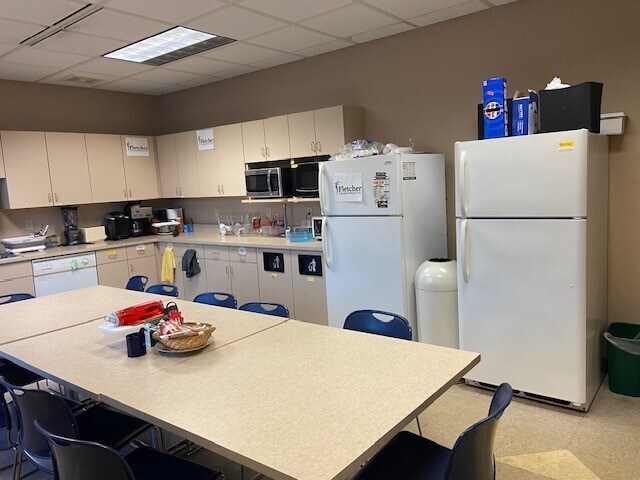 More Photos Of 440 N Koeller St, Oshkosh Medical For Sale