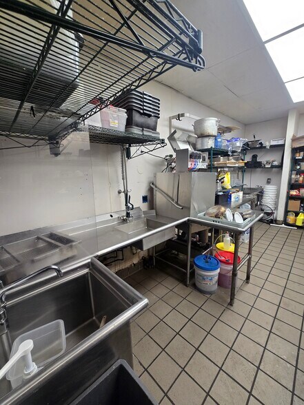 More Photos Of 48 School St, Lincoln Restaurant For Sale