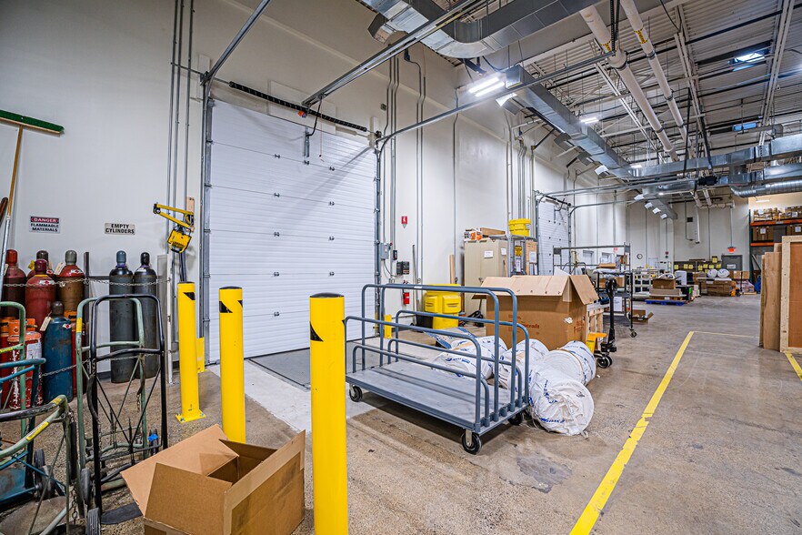 More Photos Of 10 Lyberty Way, Westford Research And Development For Lease