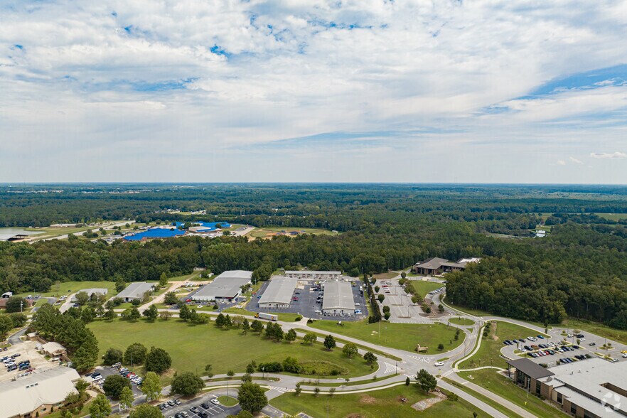 More Photos Of 24 Joe Kennedy Blvd, Statesboro Warehouse For Lease