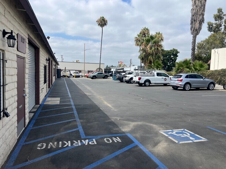 More Photos Of 1117-1127 W Alvarez Ave, Orange Light Manufacturing For Lease