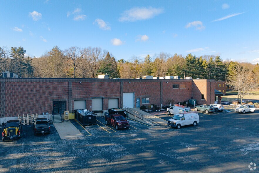 More Photos Of 86 Leominster Rd, Sterling Warehouse For Lease