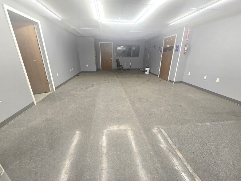 More Photos Of 224 Glenwood Ave, Bloomfield Warehouse For Lease