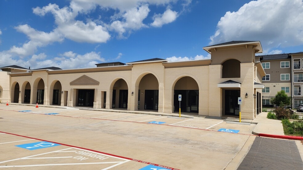 More Photos Of 5518 Queenston Blvd, Houston General Retail For Lease