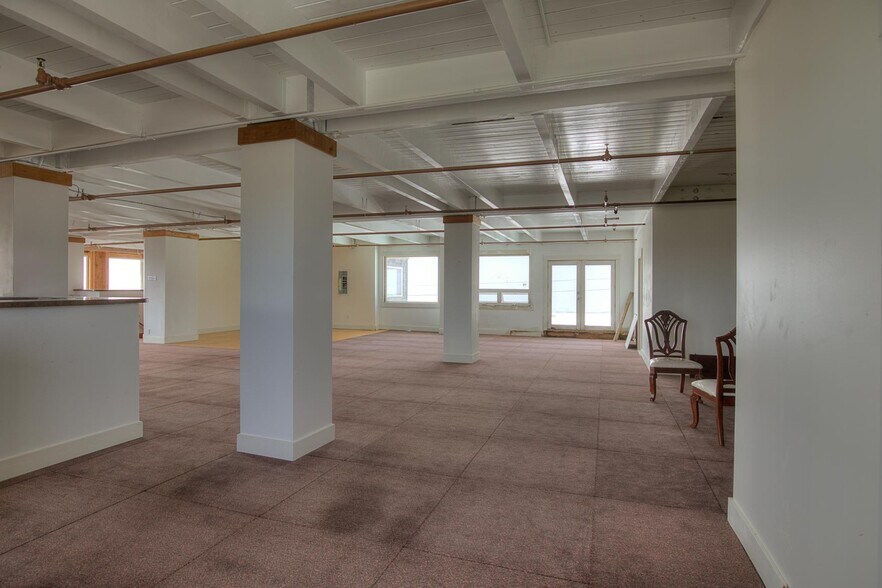 More Photos Of 61 Main St, Pacific Beach Restaurant For Sale