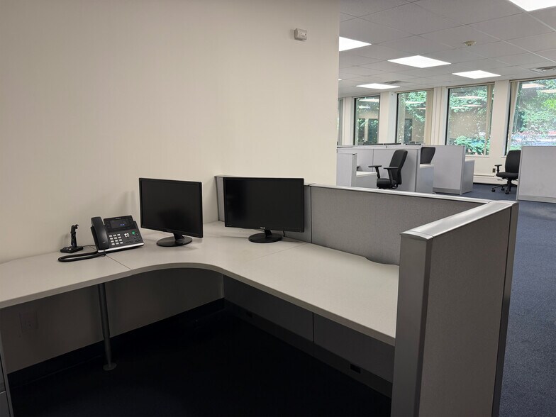 More Photos Of 300 Knickerbocker Rd, Cresskill Medical For Lease