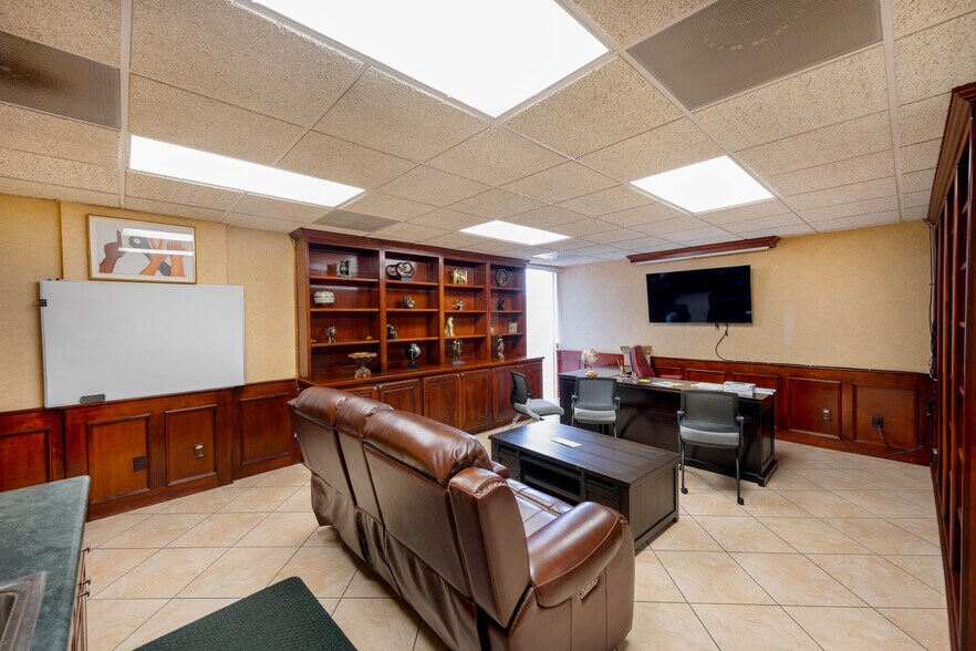 More Photos Of 5995-5997 Brockton Ave, Riverside Medical For Sale
