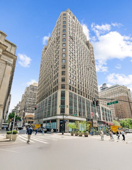 More Photos Of 1350 Broadway, New York Office For Lease
