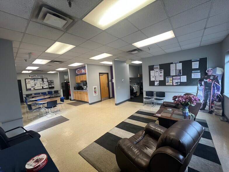 More Photos Of 3017 W 17th St, Erie Warehouse For Sale