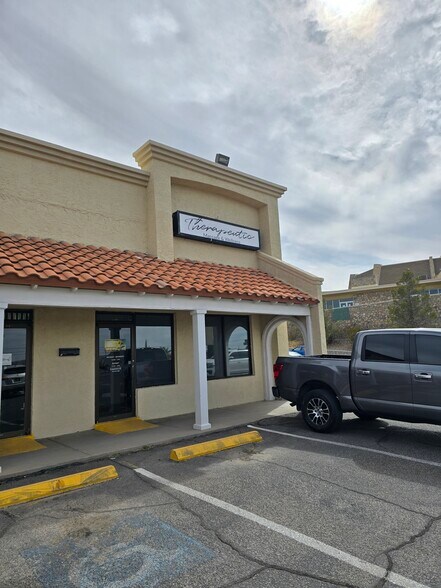 More Photos Of 300 N Resler Dr, El Paso Unknown For Lease