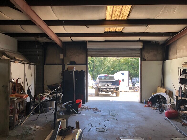 More Photos Of 240 Mt Zion Rd, Atlanta Warehouse For Sale