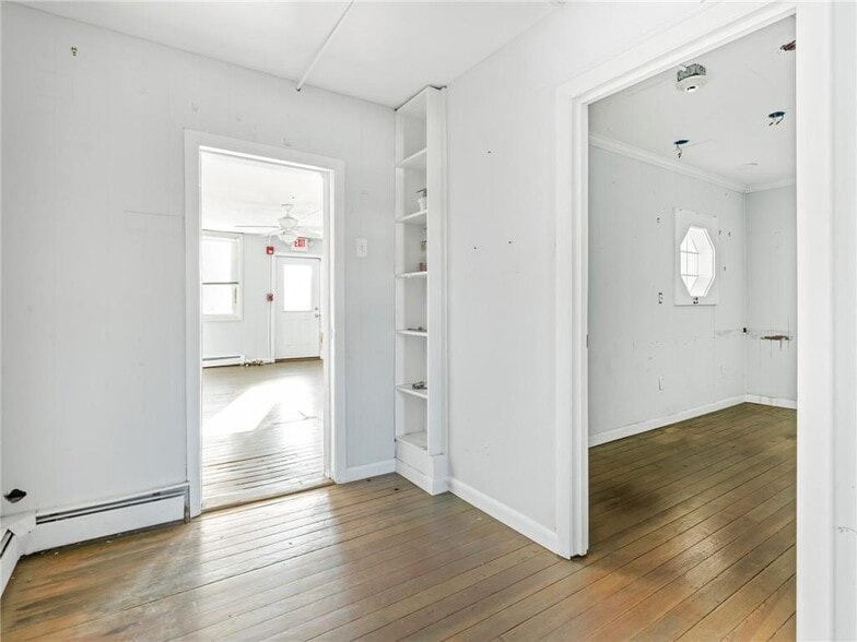 More Photos Of 2291 W Shore Rd, Warwick Showroom For Sale