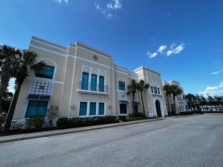 More Photos Of 2970 University Pky, Sarasota Office For Lease