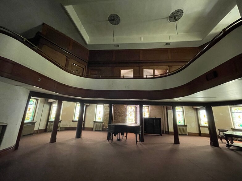 More Photos Of 486 S Graham St, Pittsburgh Religious Facility For Sale