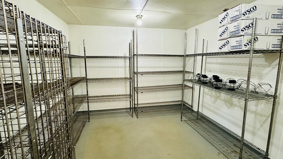 More Photos Of 54905 N Circle Dr, Idyllwild-Pine Cove Restaurant For Lease