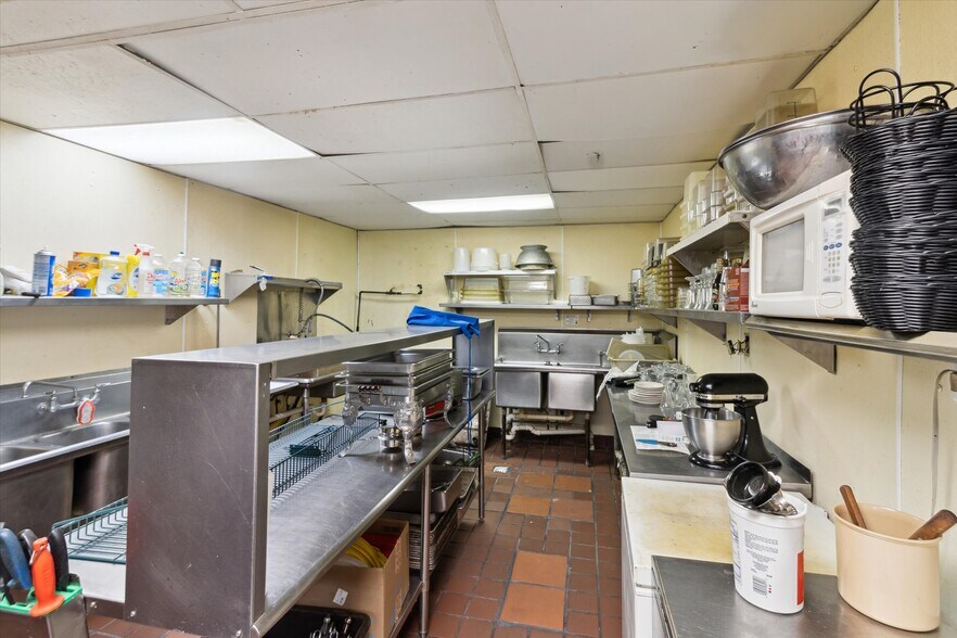 More Photos Of 28080 Waltz Rd, New Boston Restaurant For Sale