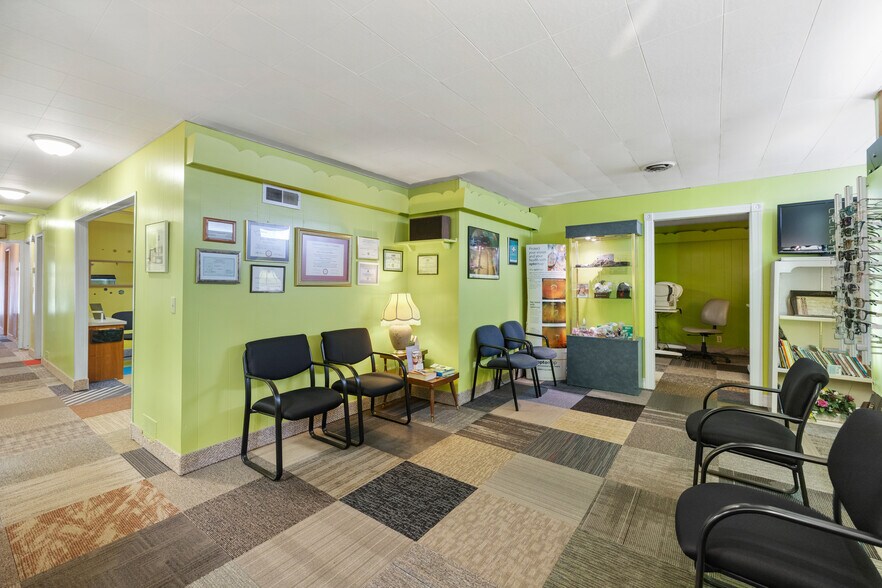 More Photos Of 105 N Main St, North Syracuse Medical For Sale