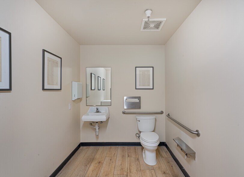 More Photos Of 737 Southpoint Blvd, Petaluma Research And Development For Sale