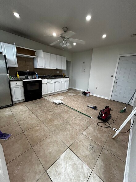 More Photos Of 28-30 Sexton St, New Britain Apartments For Sale