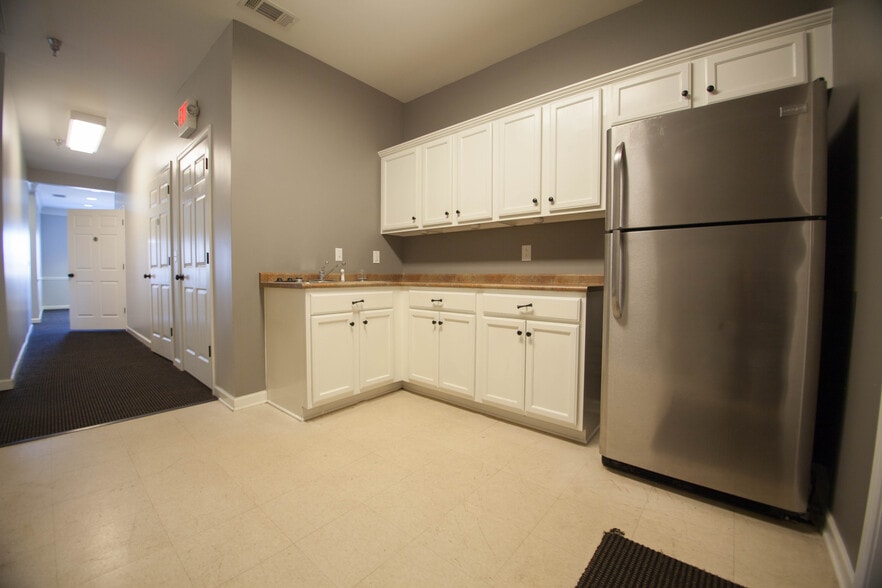 More Photos Of 3326 Aspen Grove Dr, Franklin Medical For Lease