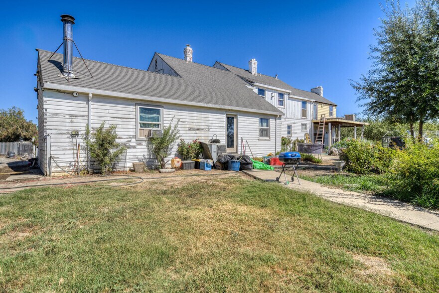 More Photos Of 743 College City Rd, Arbuckle Apartments For Sale