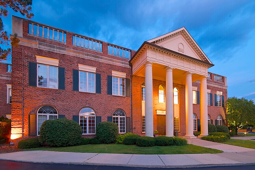 More Photos Of 33 Bloomfield Hills Pky, Bloomfield Hills Office For Lease