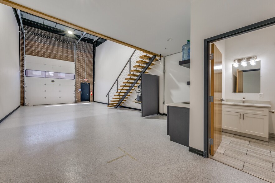 More Photos Of 4451 Dale Earnhardt Way, Northlake Light Distribution For Lease