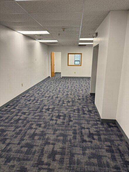 More Photos Of 110 Winn St, Woburn Office For Lease