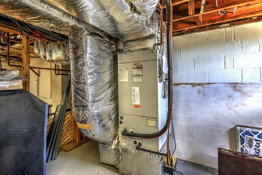 More Photos Of 471 Monroe Tpke, Monroe Medical For Lease