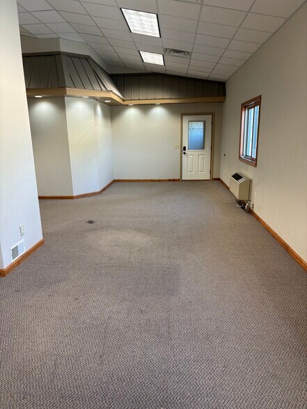 More Photos Of 6256 34th Ave NW, Rochester Warehouse For Sale