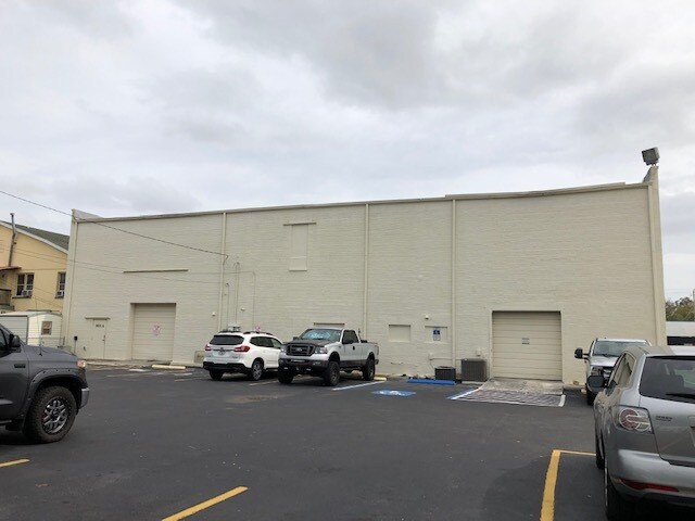 More Photos Of 801 8th Ave W, Palmetto Showroom For Lease