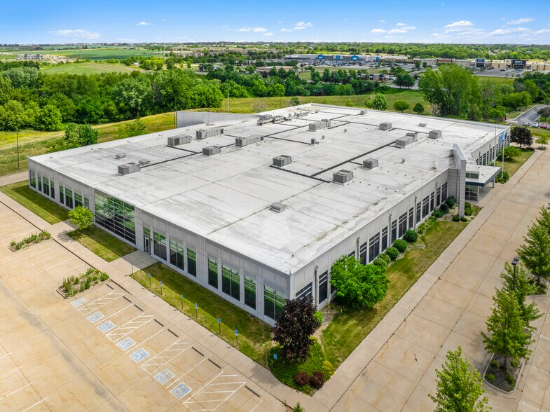 More Photos Of 5348 Elmore Ave, Davenport Office For Sale