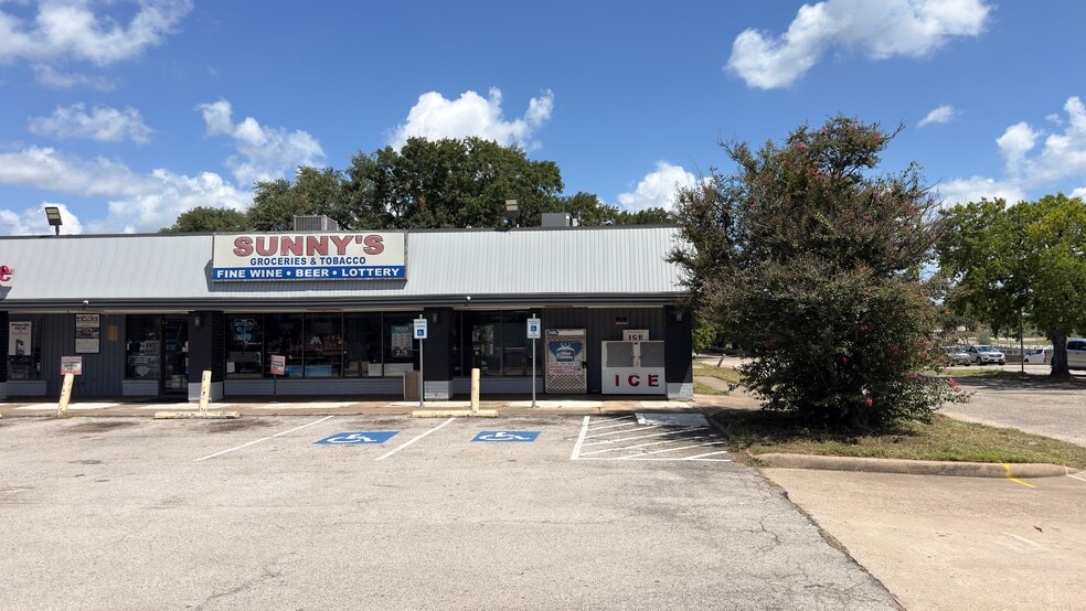 More Photos Of 3401 N Shepherd Dr, Houston Storefront For Lease
